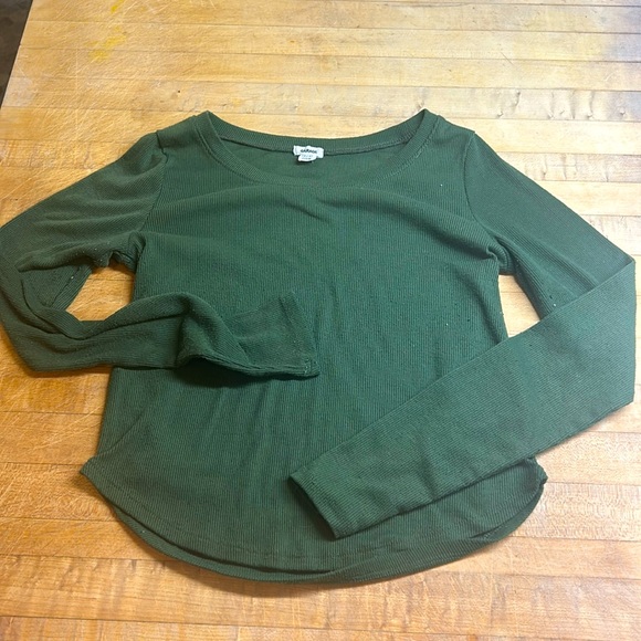 A green long sleeve crop top - Picture 1 of 1
